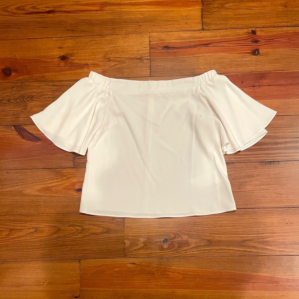 DO+BE Off-Shoulder Cream Blouse